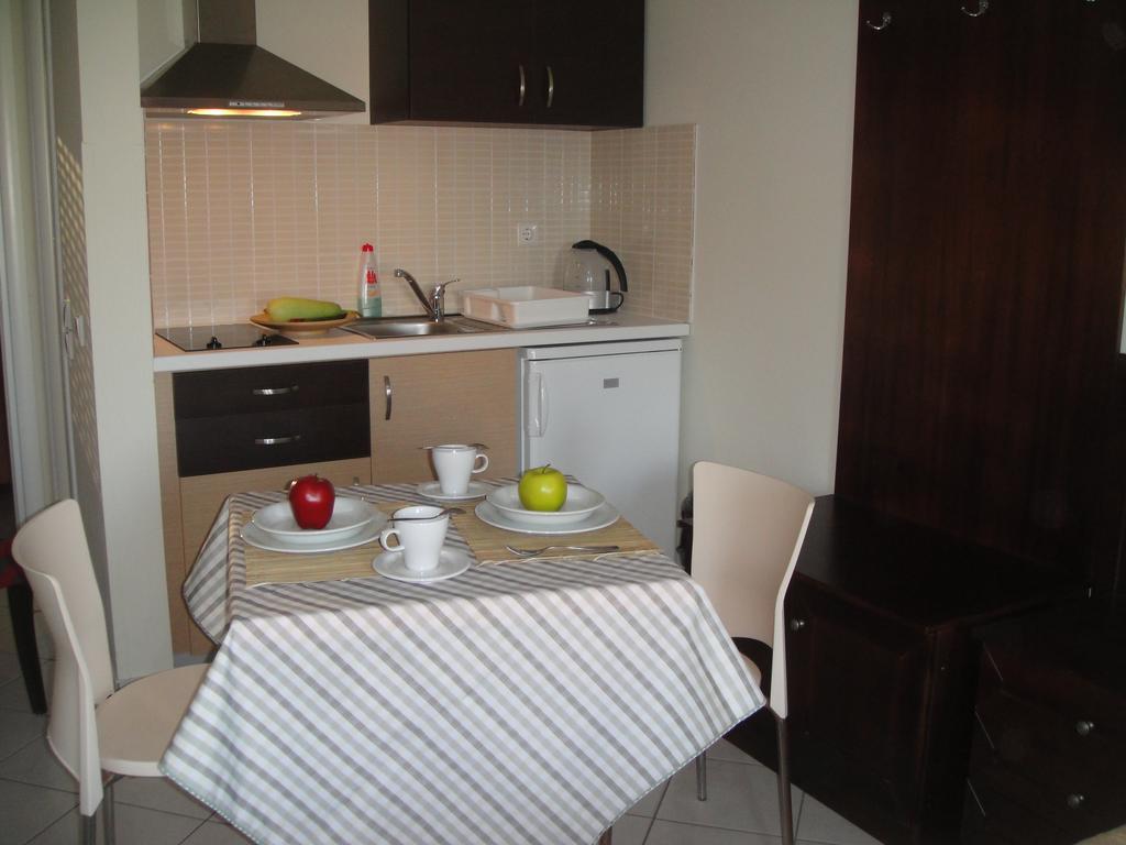 Gera Bay Studios And Apartments Απιδιάς Λάκκος Δωμάτιο φωτογραφία